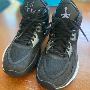 Nike Kyrie Infinity shoes